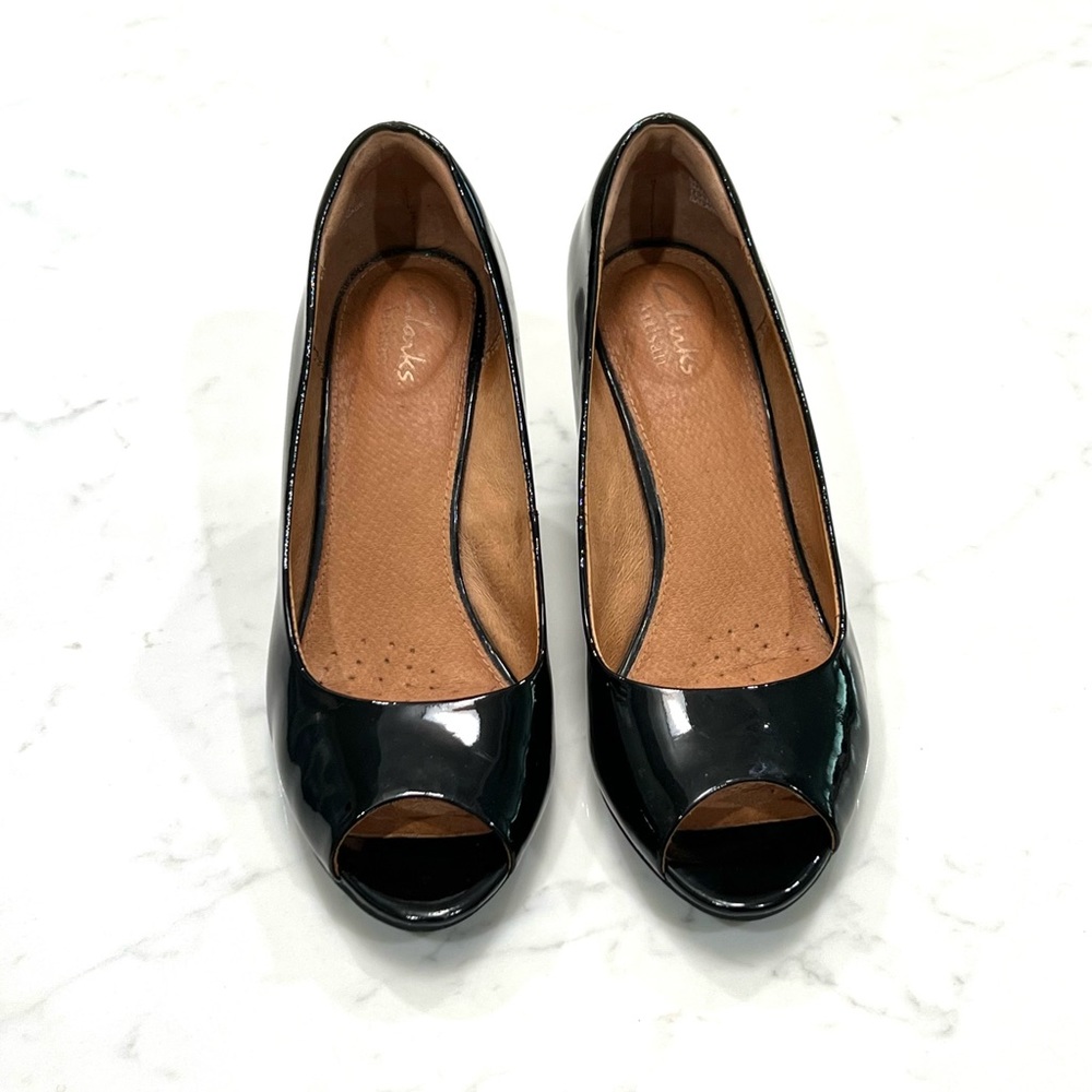 Clarks Artisan open-toed black patent leather pumps. Size 6.5.